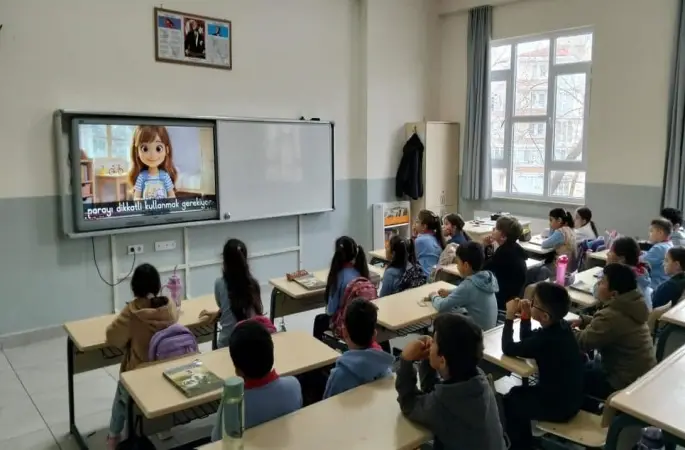 Burhaniye’de okullarda Finansal Okuryazarlık dersi
