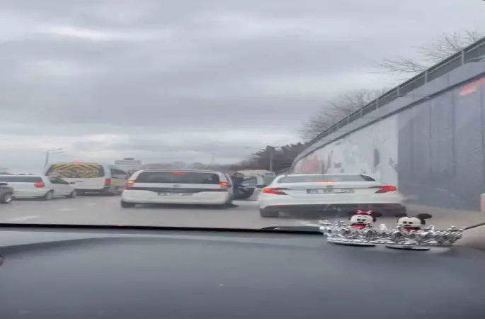 Bursa’da araçtan indi, ehliyeti gitti...Yol verme tartışmasına 180 bin lira ceza
