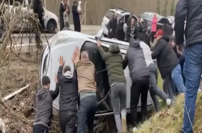 Bursa’da feci kaza: Araç takla attı
