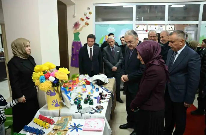 Bursa’da öğrencilerin karne heyecanı
