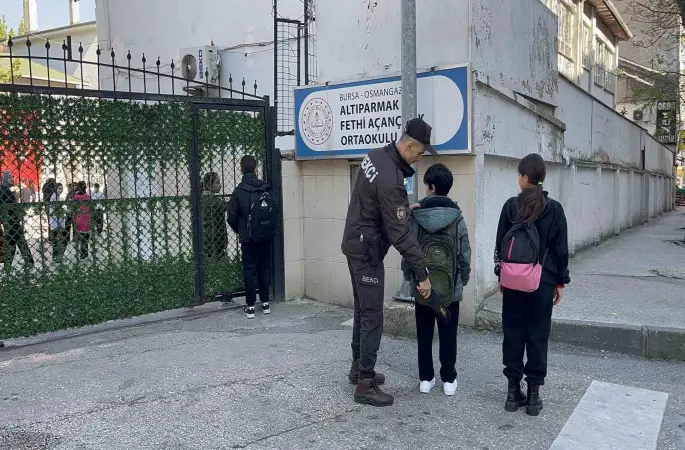 Bursa’da okullar daha güvenli...Her okula bekçi ve polis görevlendirildi
