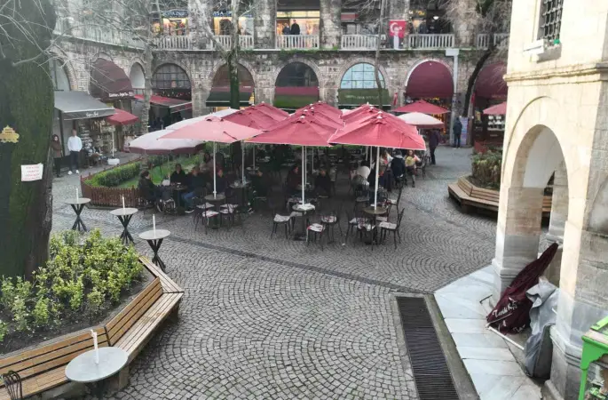 Bursa’da tarihi hanlarda yeni dönem: Avlular boşaltılıyor
