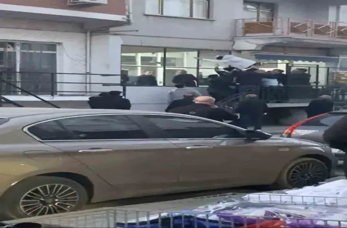 Bursa’da tekmeli sopalı kavga
