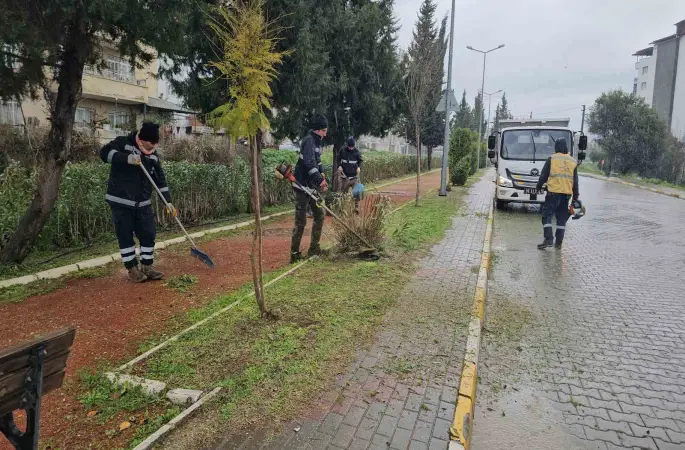 Büyükşehir ekiplerinden Nazilli yürüyüş yolunda bakım çalışması
