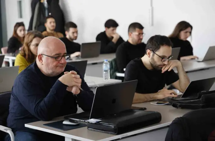 Büyükşehir’den teknoloji meraklısı gençlere yapay zeka eğitimi
