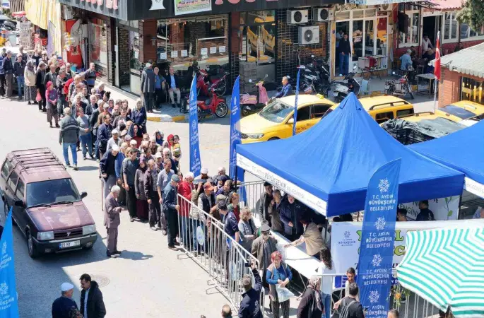 Büyükşehir’in ’Ata Tohumları’ Bozdoğan’da vatandaşlarla buluştu
