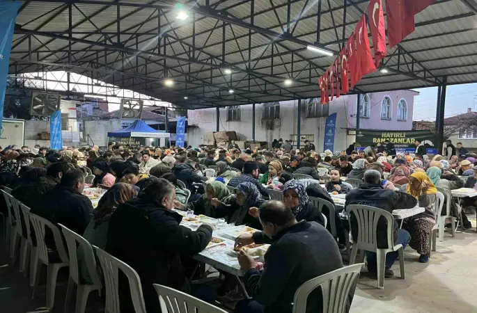 Büyükşehir’in iftar sofrasında oruçlar dualarla açıldı
