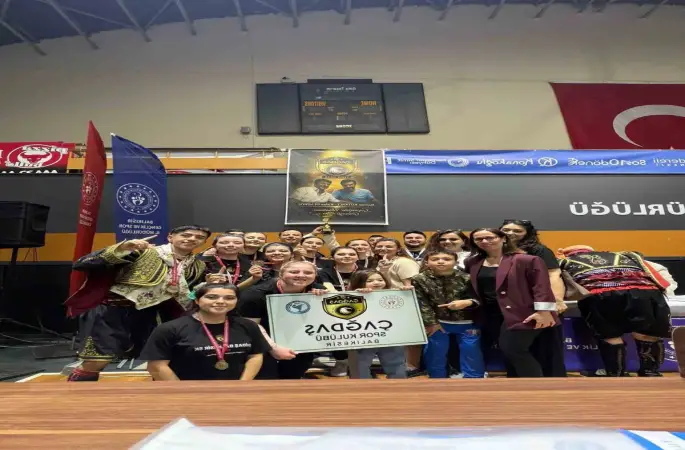 Çağdaş Balıkesir Spor Kulübü Geleneksel Halk oyunları il birincisi oldu
