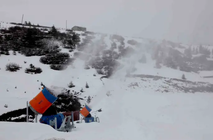 Çambaşı Kayak Merkezi’nde yapay karlama sistemi ile sezon uzatılıyor
