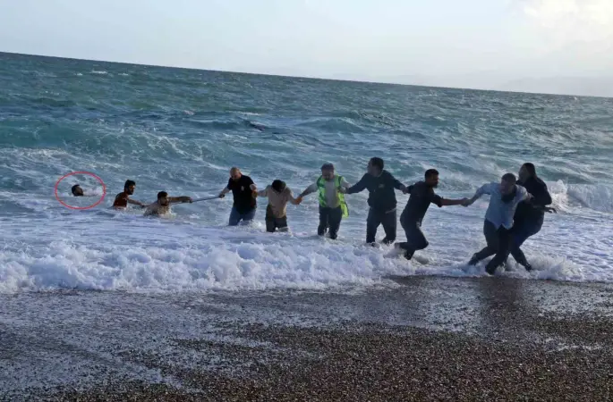 Can pazarının yaşandığı sahilde boğulan genç yüzündeki egzama için denize girmiş
