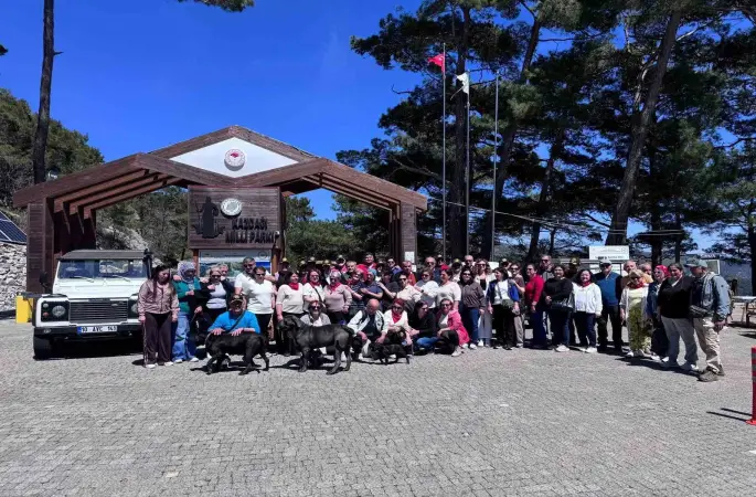 Çankırı mezunları Edremit’te hasret giderdi
