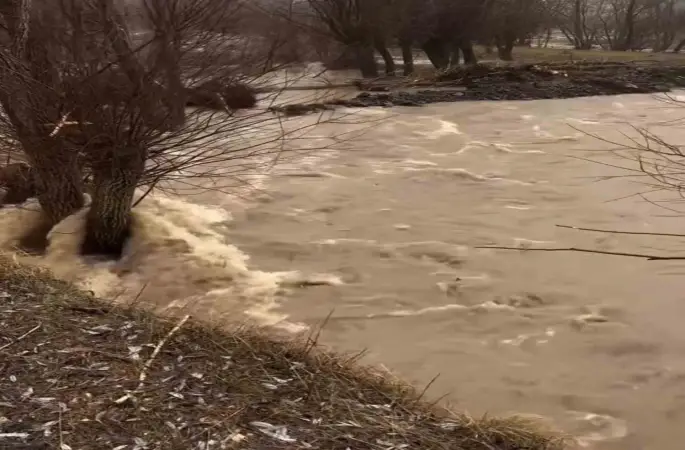 Çankırı’da sağanak sonrası baraj taştı
