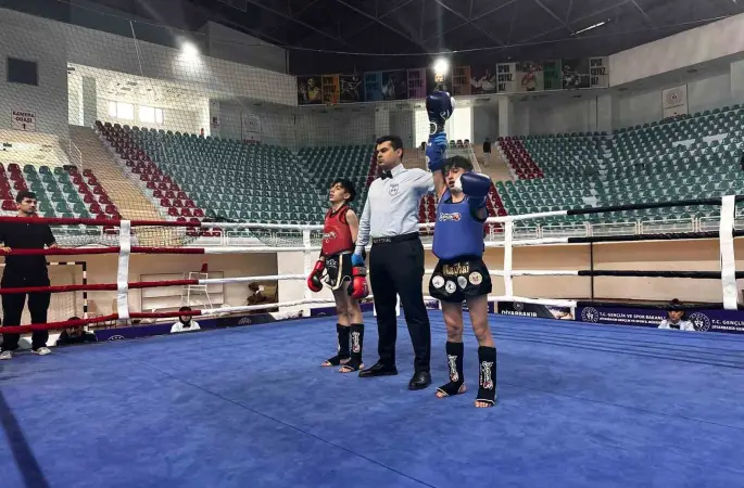 Çataklı öğrenci Muay Thai Türkiye Şampiyonu oldu
