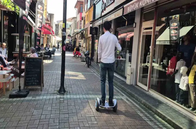 Çay dağıtımına yetişemeyince ’cincır’ ile servise başladı
