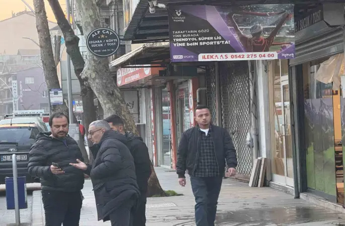 Çay ocağına pompalı tüfekle ateş açıldı, 2 kişi yaralandı
