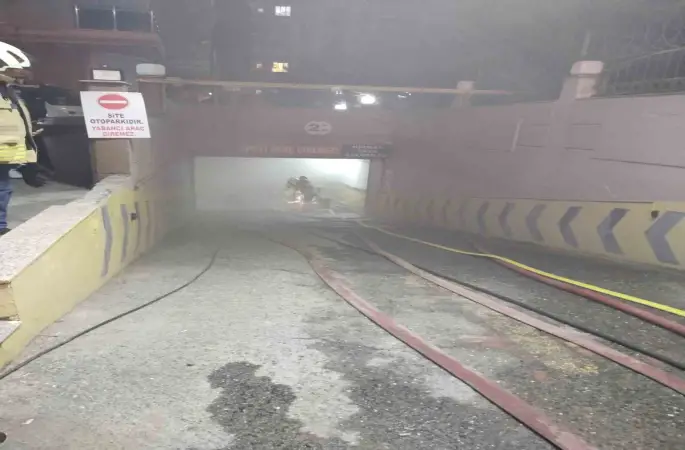 Çekmeköy’de park halindeki araçta yangın çıktı
