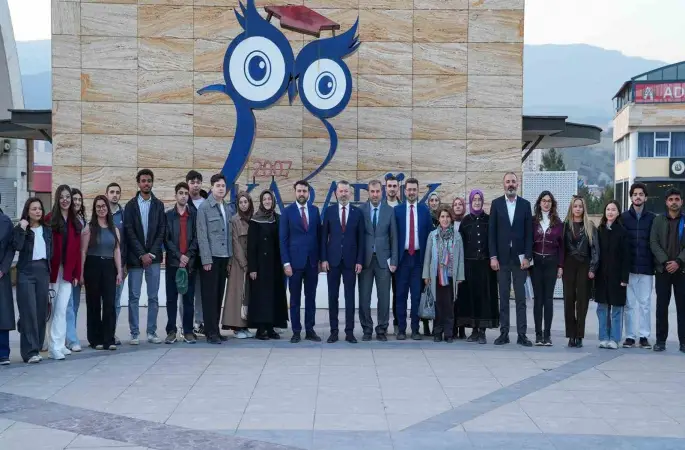 Cem Şahin ve Rektör Kırışık Sosyalfest’te öğrencilerle buluştu
