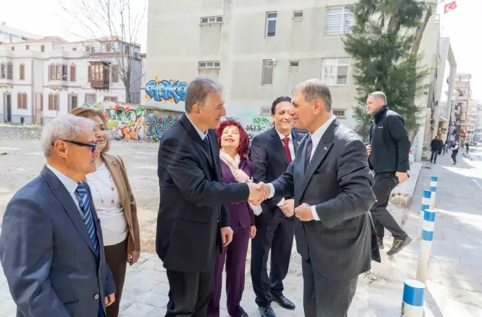 Cemil Tugay’dan sağlık emekçilerine teşekkür
