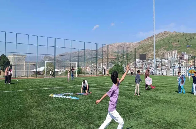 Çermikte uçurtma şenliği düzenlendi
