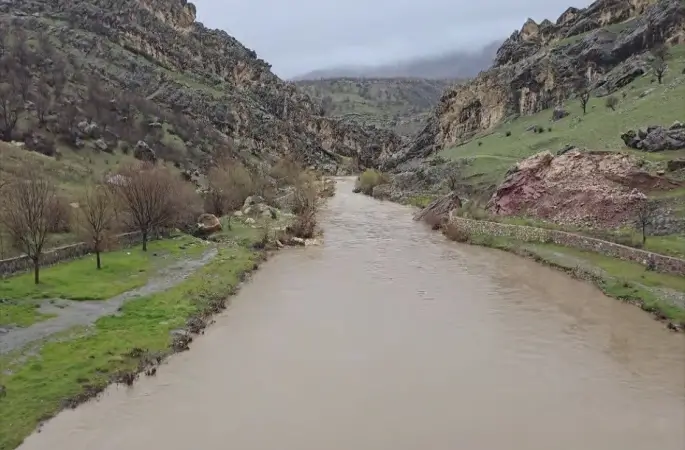 Çermik’te yoğun yağışlarla birlikte akarsu debileri yükseldi
