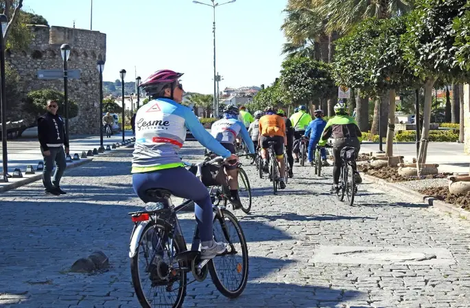 Çeşme’de pedallar, Aydın Apaydın anısına döndü
