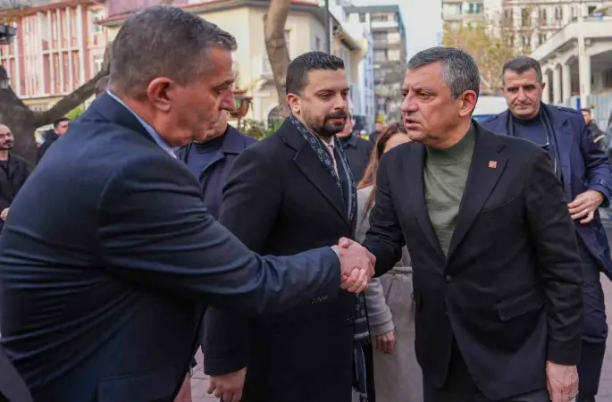 CHP Genel Başkanı Özel, Şehzadeler Belediyesini ziyaret etti