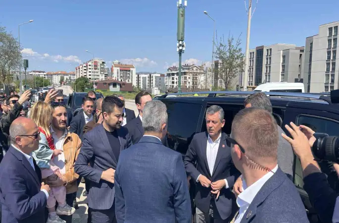 CHP Genel Başkanı Özel, tutuklu Mustafa Bozbey’i cezaevinde ziyaret etti
