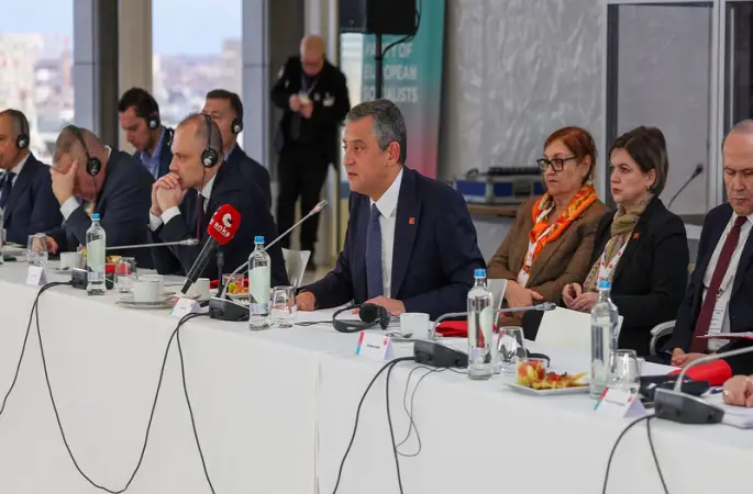 CHP Lideri Özgür Özel Brüksel’de: “Erdoğan’ın veya Bir Başka Otoriter Liderin Size Vaat Ettiği, İstikrar Değildir”