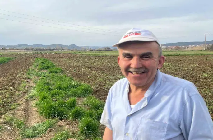 Çiftçinin doğal mesai arkadaşları iş başında
