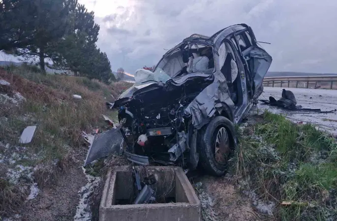 Çorum’da aynı noktada iki farklı trafik kazası: 1 ölü, 3 yaralı
