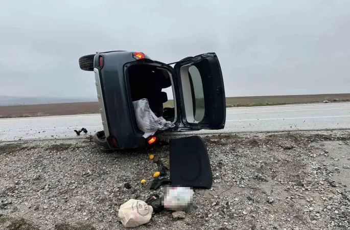 Çorum’da devrilen otomobildeki 5 kişi yaralandı
