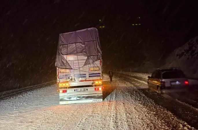 Çorum’da kar yağışı etkili oluyor
