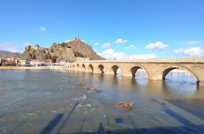 Çorum’da kış yağışlarıyla Kızılırmak’ın debisi yükseldi
