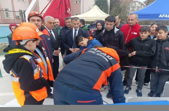 Çorum’da öğrencilere deprem eğitimi
