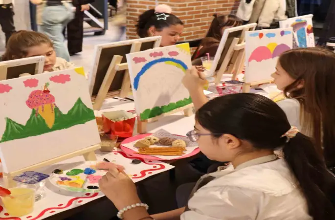 Coşkunöz Holding’de geleneksel resim şenliği coşkusu
