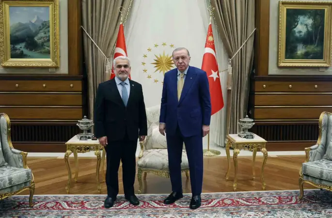 Cumhurbaşkanı Erdoğan, HÜDA PAR Genel Başkanı Yapıcıoğlu’nu kabul etti
