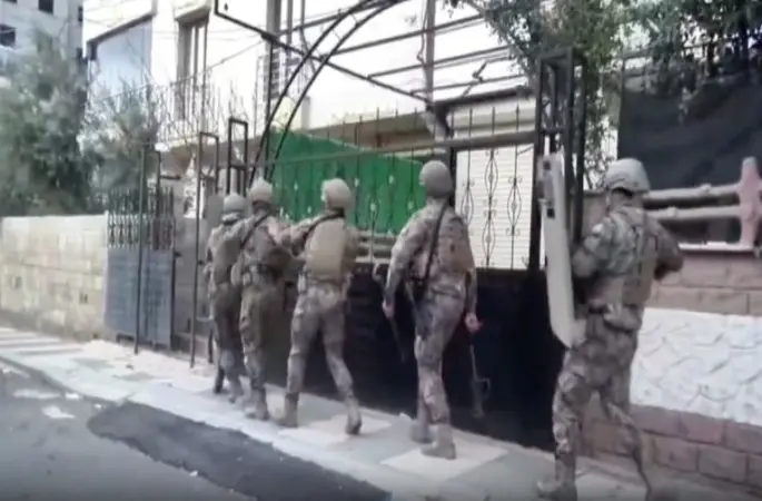 DEAŞ terör örgütüne 56 ilde operasyon: 525 şüpheli yakalandı
