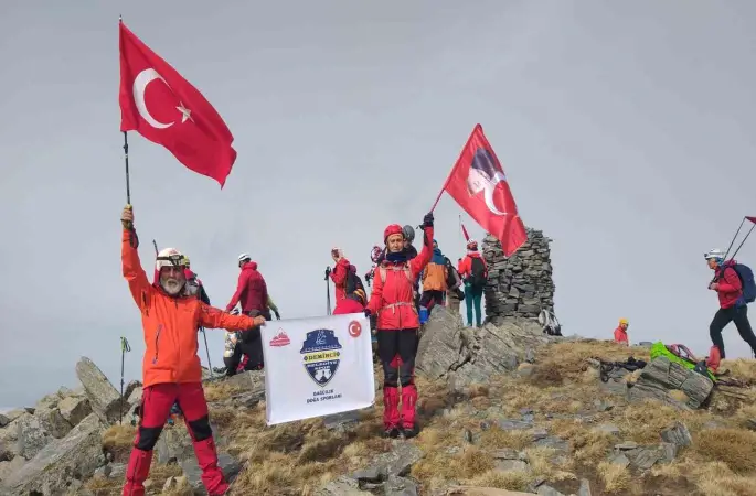 Demircili dağcılar Kaz Dağlarına tırmandı

