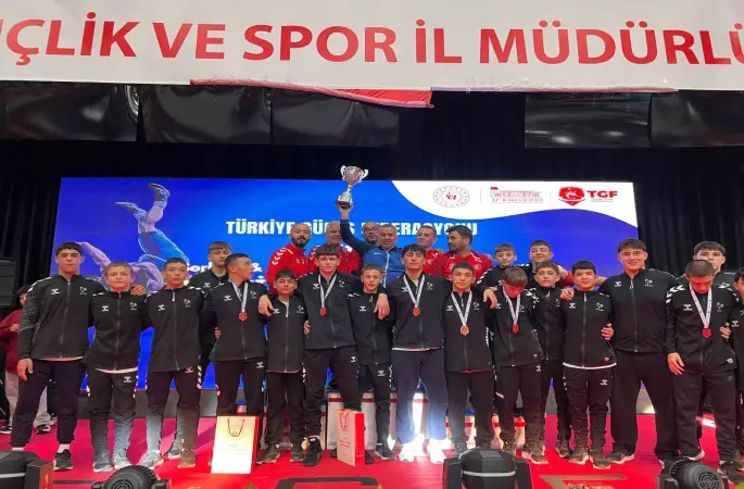 Denizlili güreşçiler Türkiye şampiyonu
