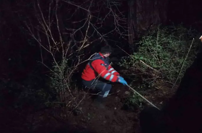 Dereye uçan operatörü kurtaran 4 itfaiye personeli, oksijen zehirlenmesi yaşadı
