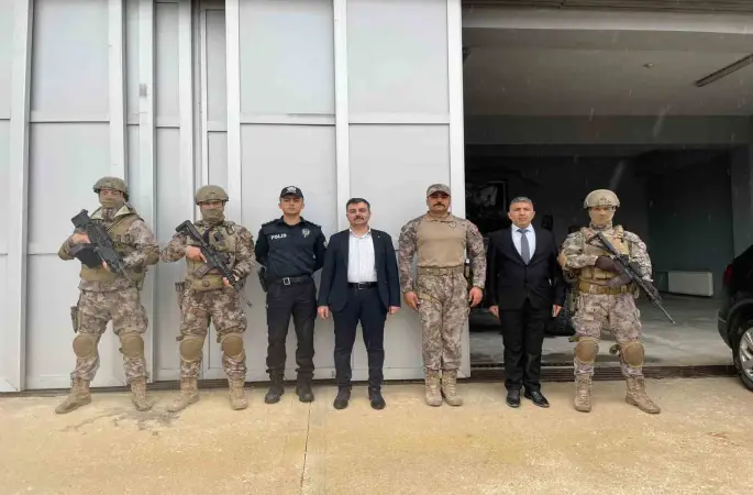 Dicle Kaymakamı Atış, emniyet personeli ile bir araya geldi
