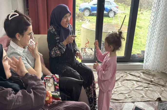 Diller sustu, sevgi konuştu: Bu bayram herkesi duygulandırdı
