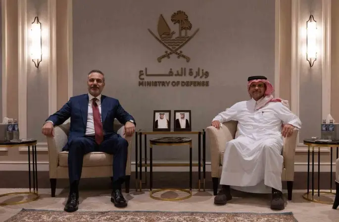 Dışişleri Bakanı Fidan, Katar Savunma Bakanı Al Thani ile bir araya geldi

