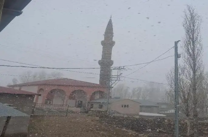 Diyadin’de nisan karı
