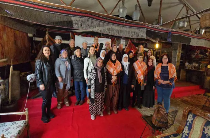 Diyar diyar gezip kültür arşivi oluşturuyorlar
