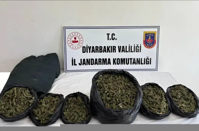 Diyarbakır’da 129 kilo uyuşturucu ve hap ele geçirildi: 21 şüpheliye yasal işlem
