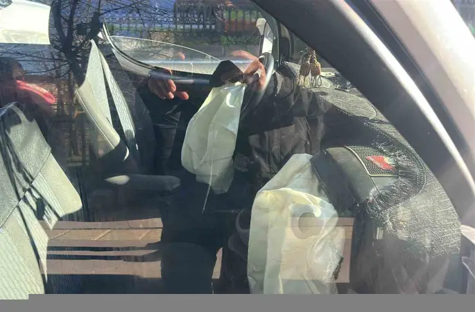 Dolmuş kazasında hava yastığı açıldı: 1 yolcu yaralandı
