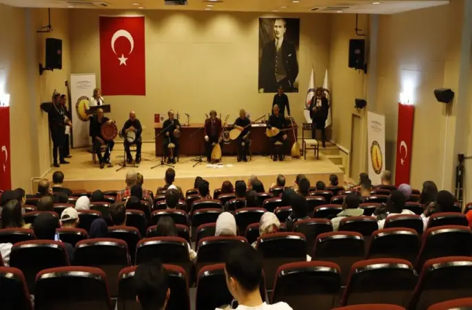 DPÜ’de Kütahya türküleri ve halk oyunları rüzgârı

