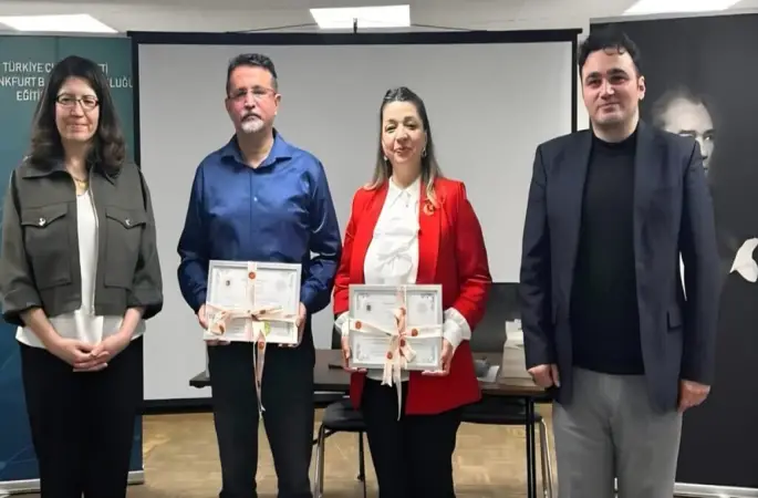 DPÜ’lü akademisyenler Frankfurt’ta Çanakkale ruhunu anlattı
