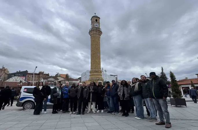 Dünyanın farklı ülkelerinden gelen turizm acente temsilcileri, Çorum’un tarihi mekanlarını gezdi
